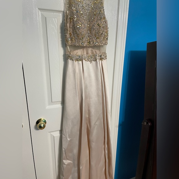 Prom dress with rhinestone bodice and blush pink skirt - Picture 2 of 3